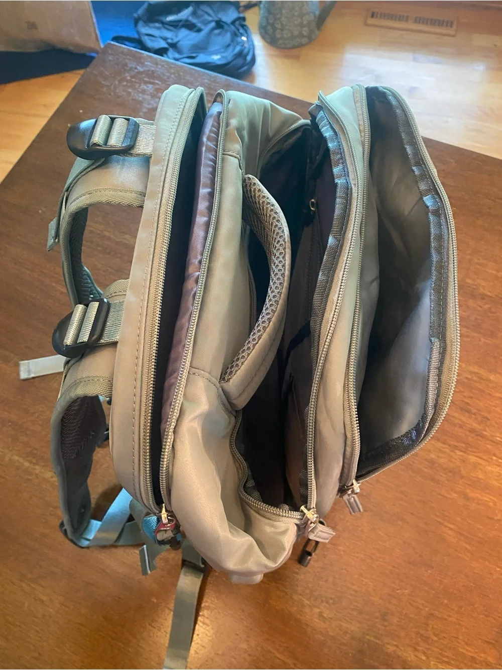 Light Green Large Multi-Compartment Travel School Camping Laptop Backpack EUC